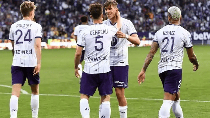 法甲焦点战：巴黎圣曼VS图卢兹，霸主碾压还是黑马逆袭？