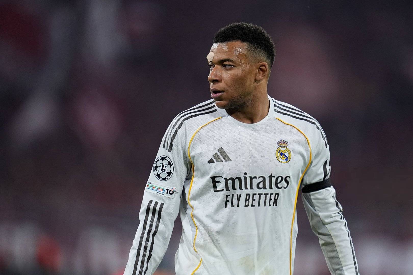 西甲双雄梦碎欧冠：同一的剧本，皇马巴萨时代双双落幕